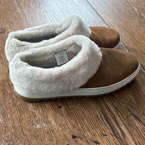 Blondo Suri Waterproof Slip-On Sneaker size 10M